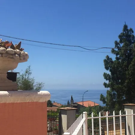 Rosa Angrisano Bed & Breakfast *