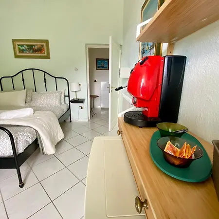Rosa Angrisano Bed & Breakfast *