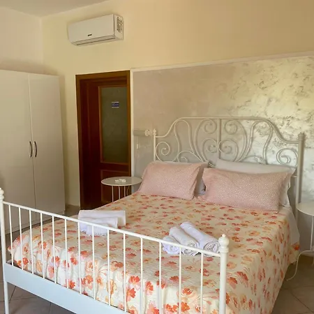 Rosa Angrisano Bed & Breakfast *