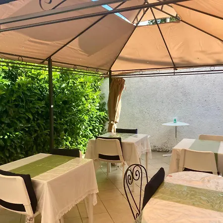 Couette-café Rosa Angrisano *