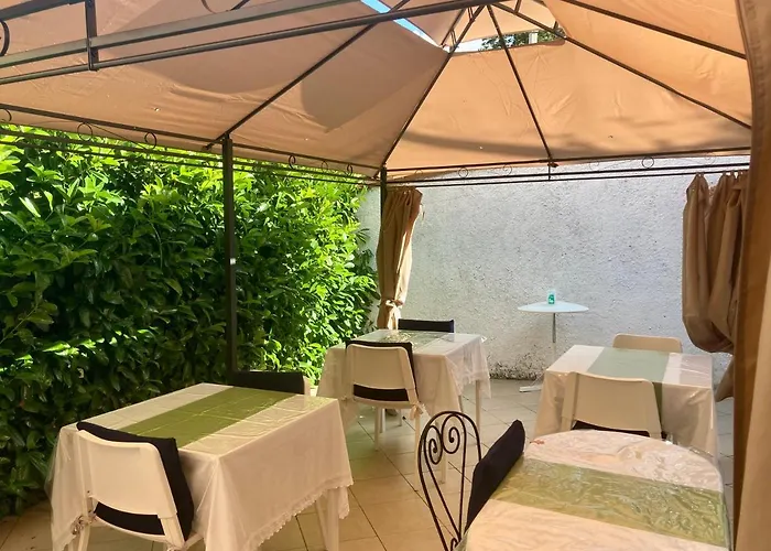 فندق مبيت وإفطار Rosa Angrisano 3*